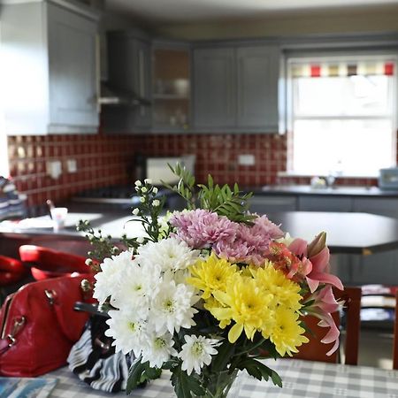 Seascape On The Edge Of Town: 4 Beds All Ensuite. Belmullet Extérieur photo