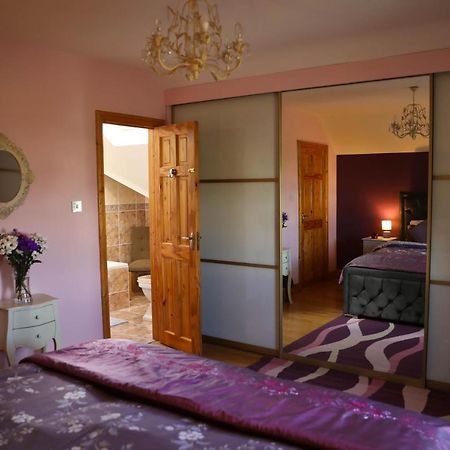 Seascape On The Edge Of Town: 4 Beds All Ensuite. Belmullet Extérieur photo