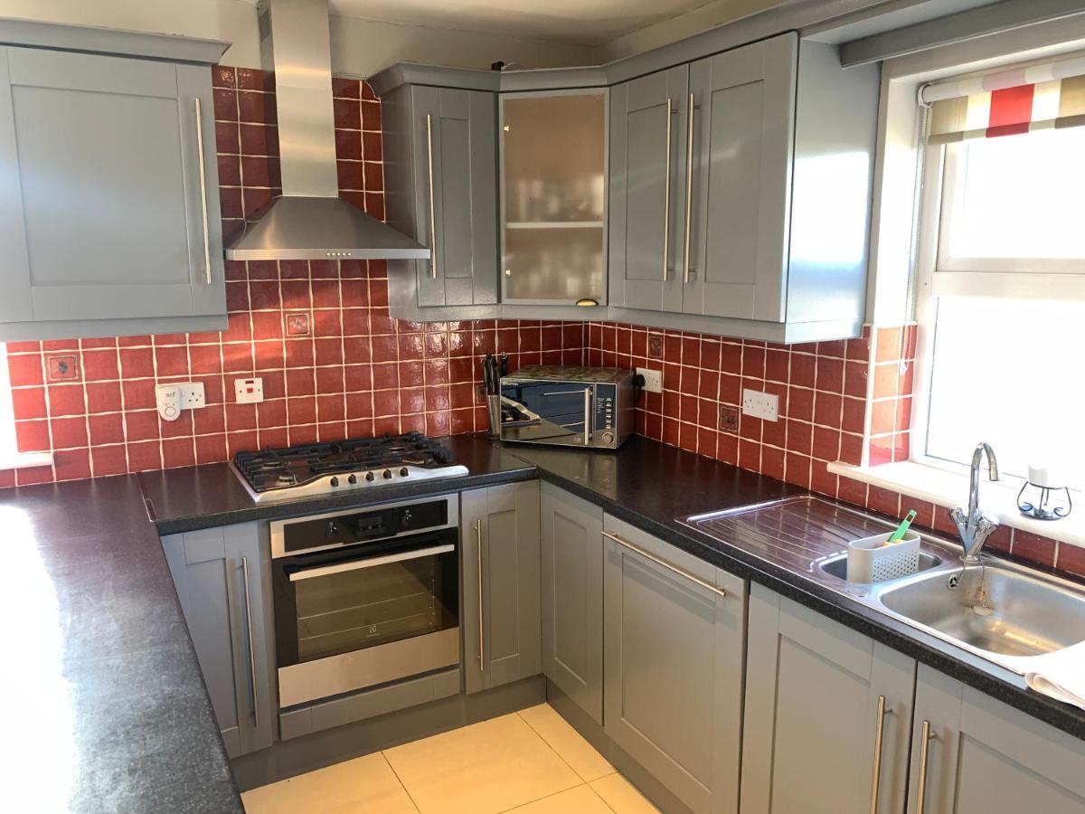 Seascape On The Edge Of Town: 4 Beds All Ensuite. Belmullet Extérieur photo
