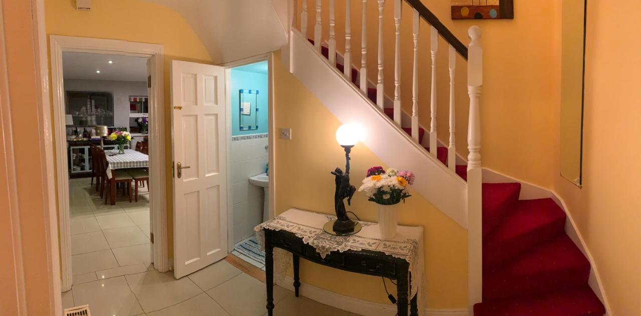 Seascape On The Edge Of Town: 4 Beds All Ensuite. Belmullet Extérieur photo