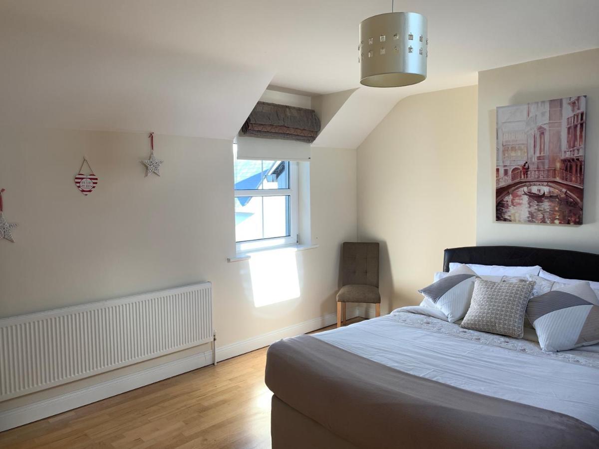 Seascape On The Edge Of Town: 4 Beds All Ensuite. Belmullet Extérieur photo