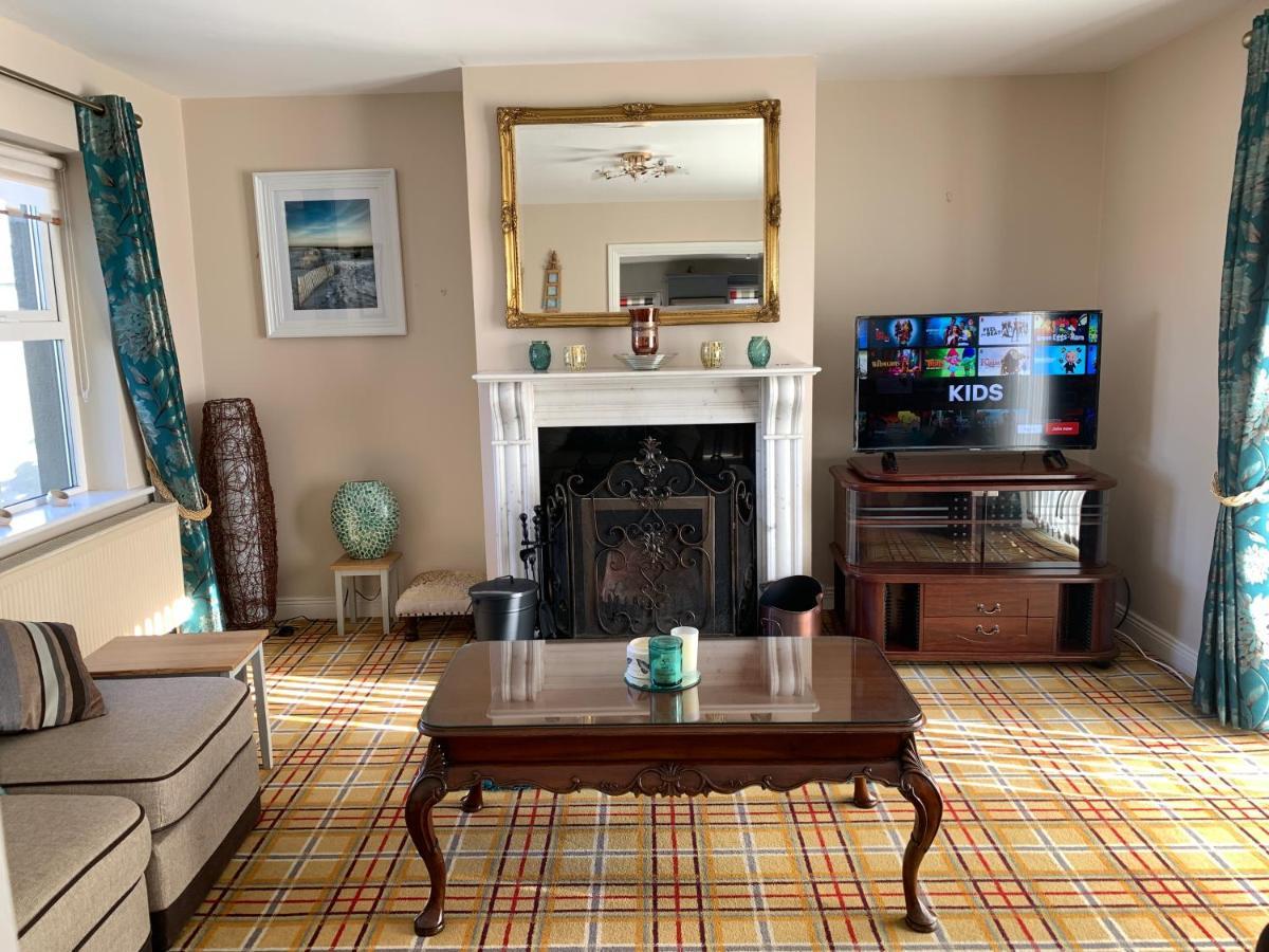 Seascape On The Edge Of Town: 4 Beds All Ensuite. Belmullet Extérieur photo
