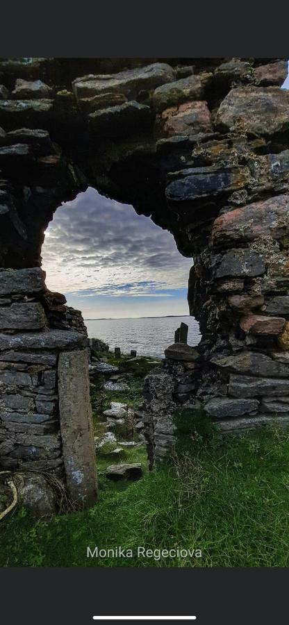 Seascape On The Edge Of Town: 4 Beds All Ensuite. Belmullet Extérieur photo