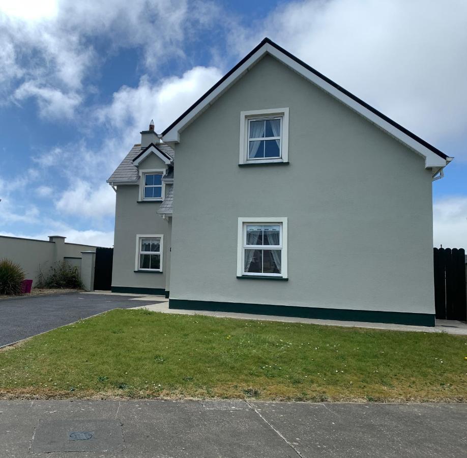 Seascape On The Edge Of Town: 4 Beds All Ensuite. Belmullet Extérieur photo
