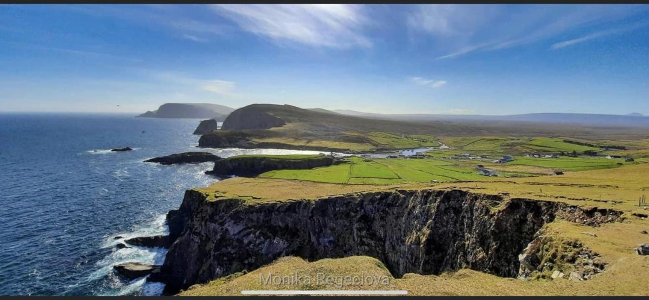 Seascape On The Edge Of Town: 4 Beds All Ensuite. Belmullet Extérieur photo