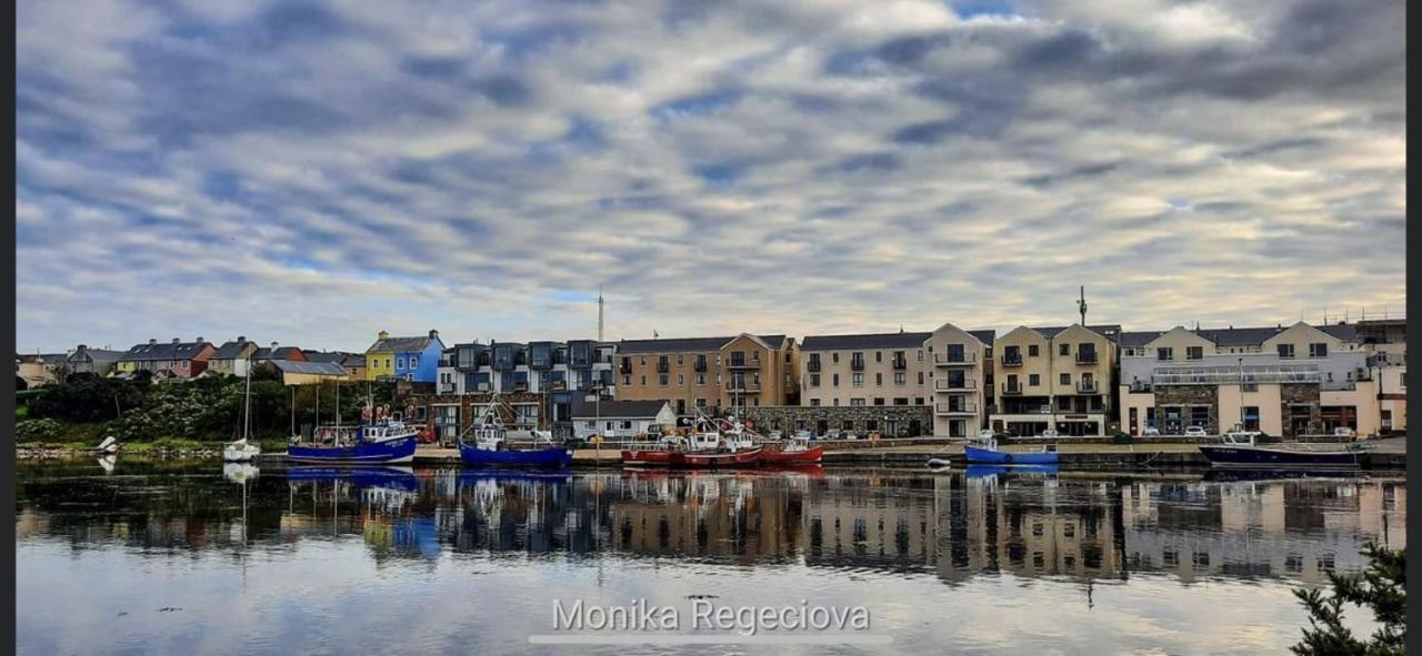 Seascape On The Edge Of Town: 4 Beds All Ensuite. Belmullet Extérieur photo